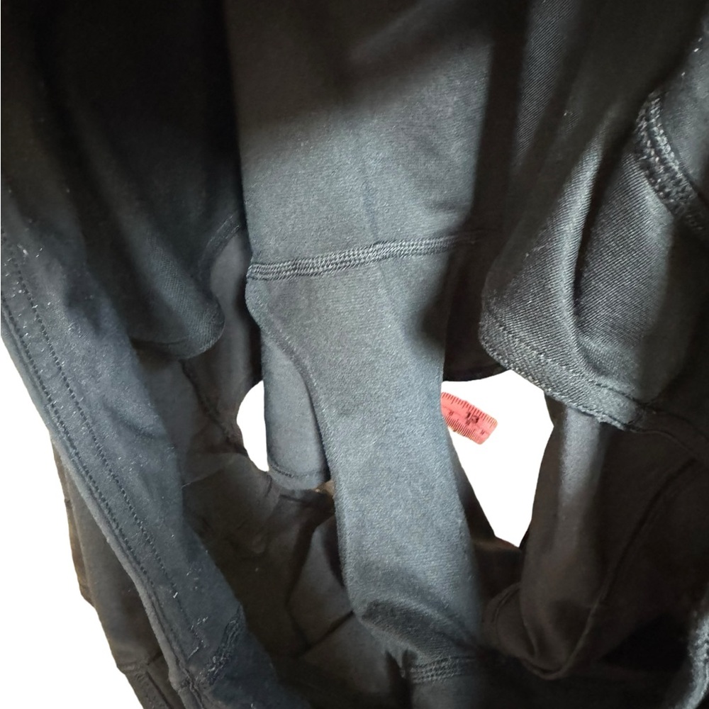 Lululemon black speed shorts size 6 - Picture 6 of 6